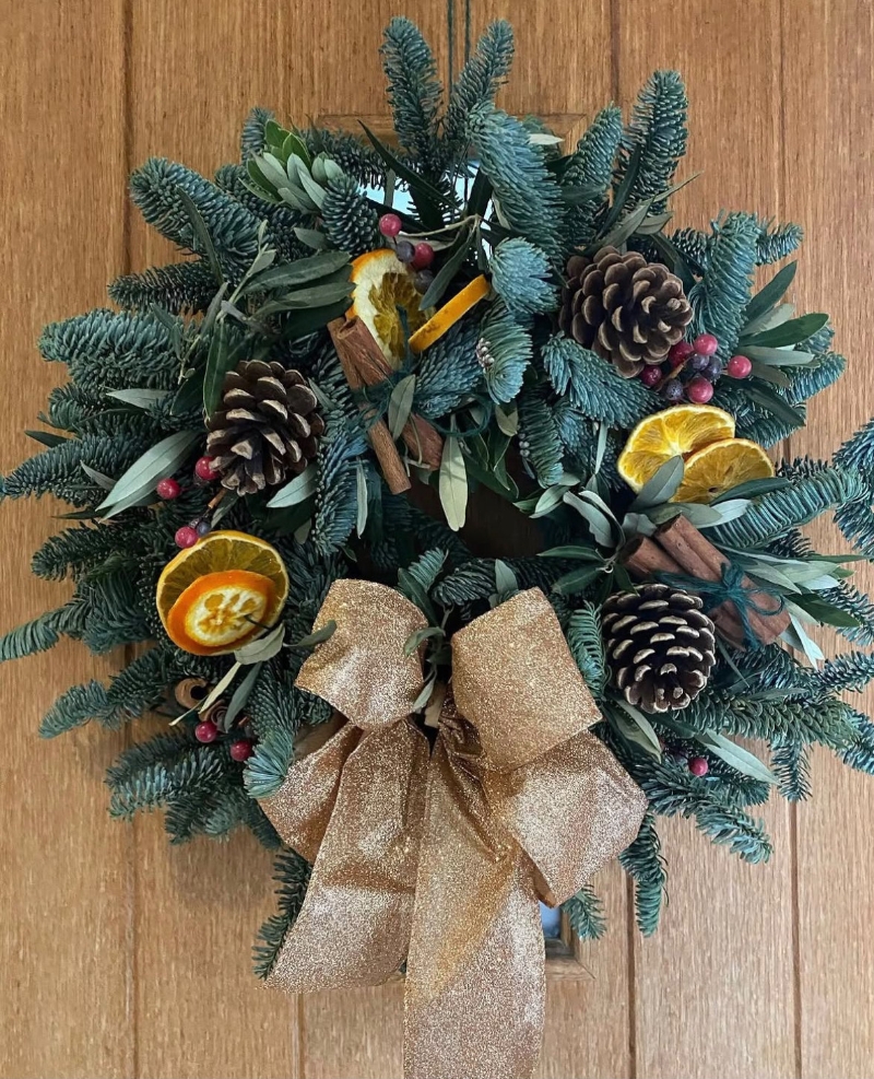 Traditional Florist choice Wreath
