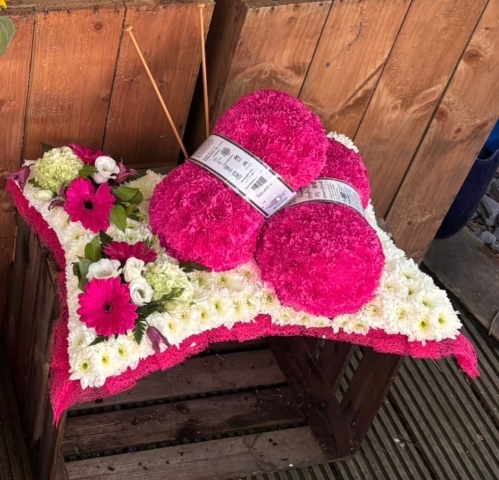 Knitting tribute